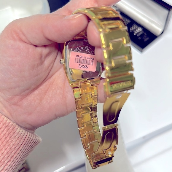 BRAND NEW: MEN’S LUXE GOLD “STRADA” LINKED FASHION WATCH - Picture 5 of 16